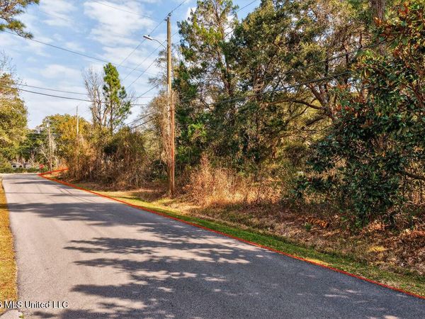 7737 Edgewater Boulevard, Ocean Springs, MS 39564