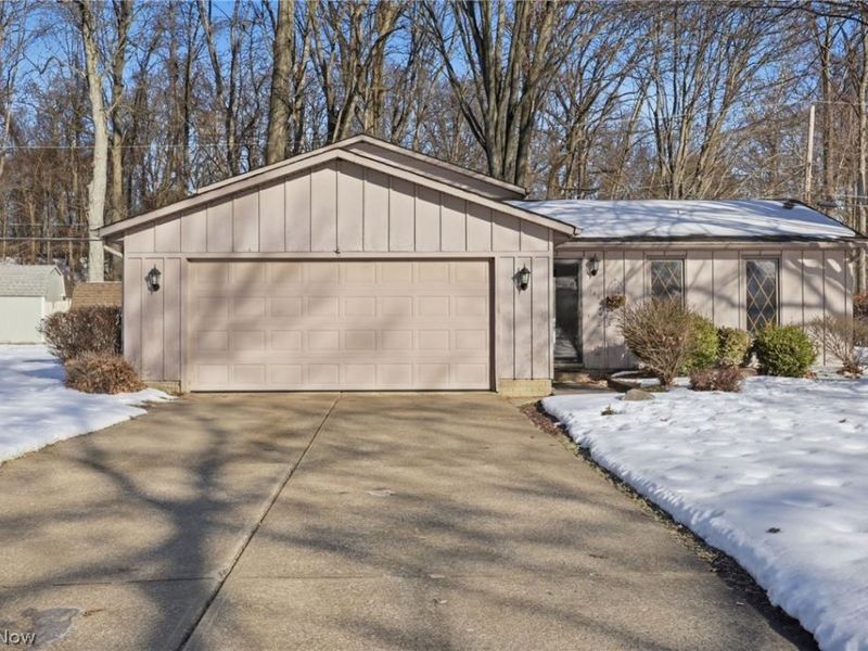 146 Hidden Tree Lane, Amherst, OH 44001 Photo 4