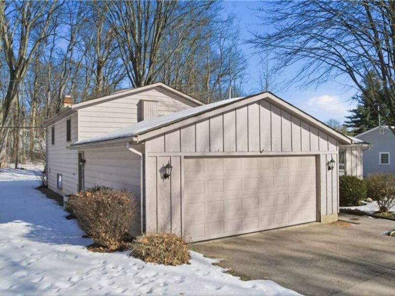 146 Hidden Tree Lane, Amherst, OH 44001 Photo 5