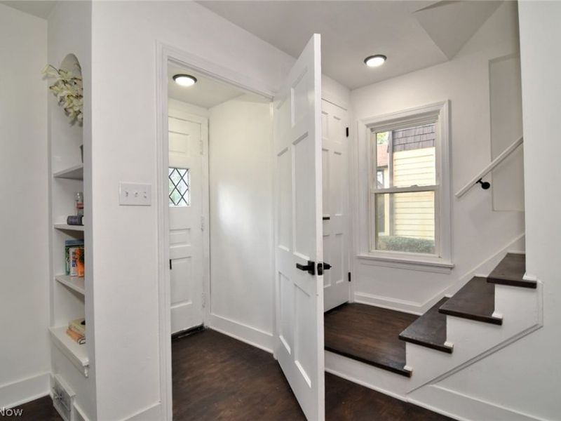 2203 Brockway Road, University Heights, OH 44118 Photo 2