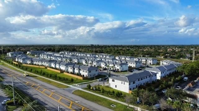 4611 NW 118th Ave, Coral Springs, FL 33076 Photo