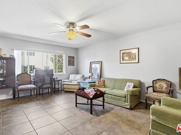 11813 Runnymede Street, Unit 30, North Hollywood, CA 91602