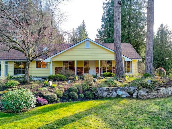 1751 Spieden Pl, North Saanich, BC V8L 4W2