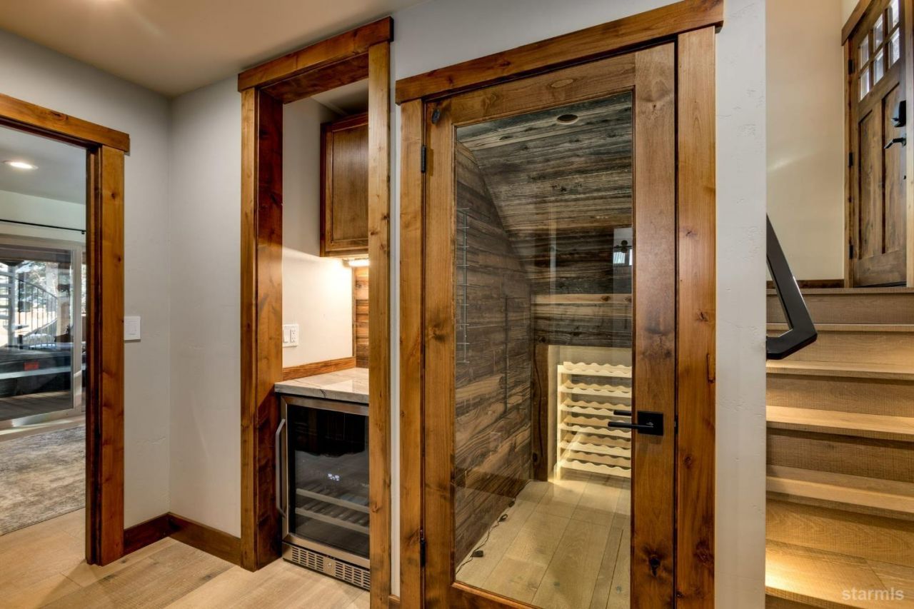 1125 Dedi Avenue, South Lake Tahoe, CA 96150 Photo