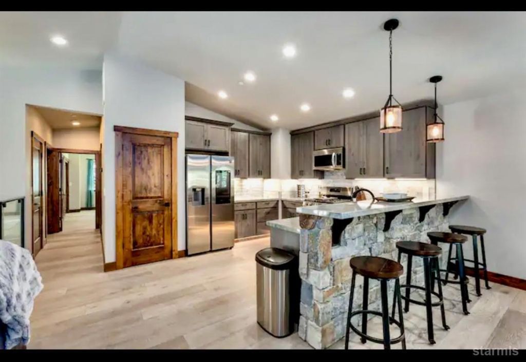 1125 Dedi Avenue, South Lake Tahoe, CA 96150 Photo