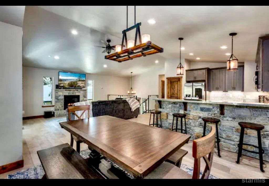 1125 Dedi Avenue, South Lake Tahoe, CA 96150 Photo