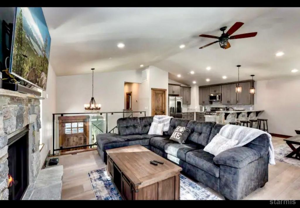 1125 Dedi Avenue, South Lake Tahoe, CA 96150 Photo