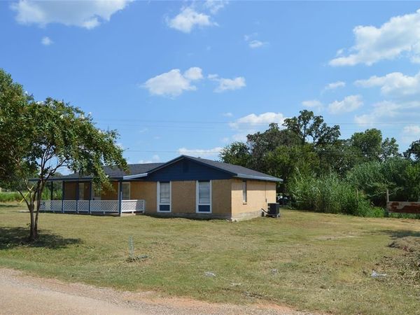245 Flaming Oak DR, Bastrop, TX 78602