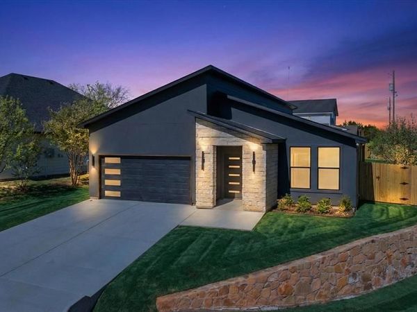 2316 Forest Hill Lane, Granbury, TX 76048