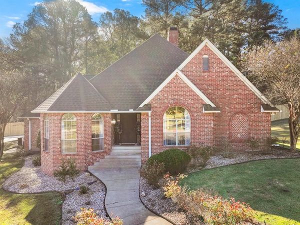 912 Fleming Drive , Mount Pleasant, TX 75455