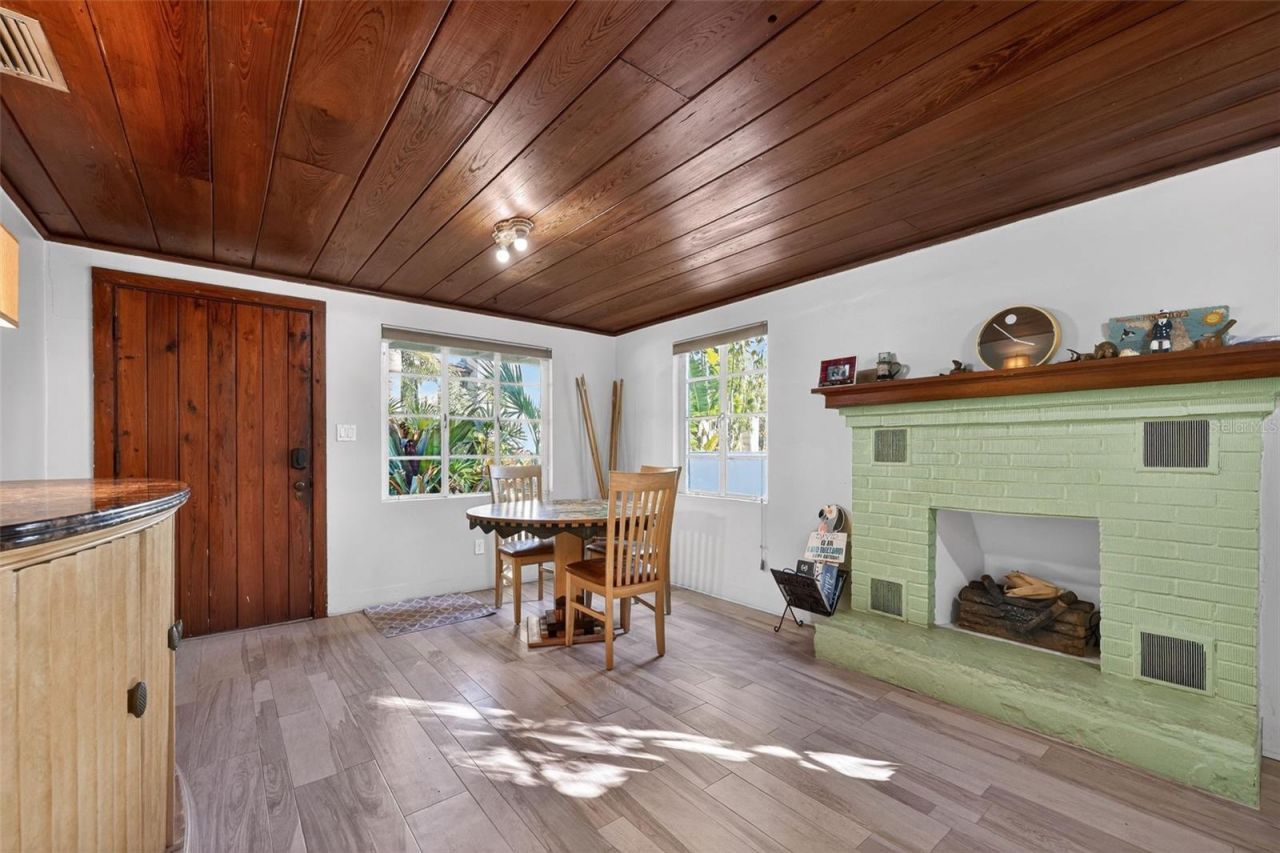 2612 Mulberry Terrace , Sarasota, FL 34239 Photo