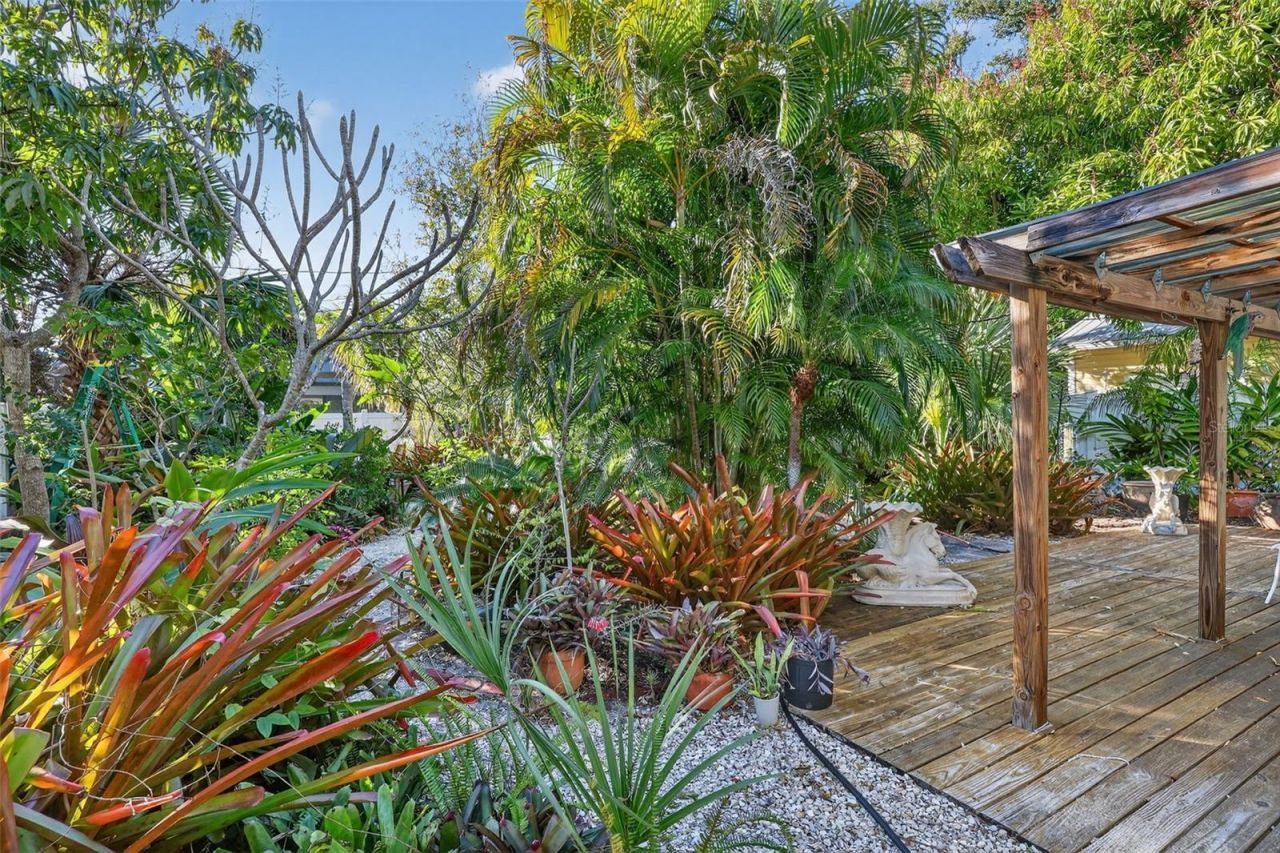 2612 Mulberry Terrace , Sarasota, FL 34239 Photo