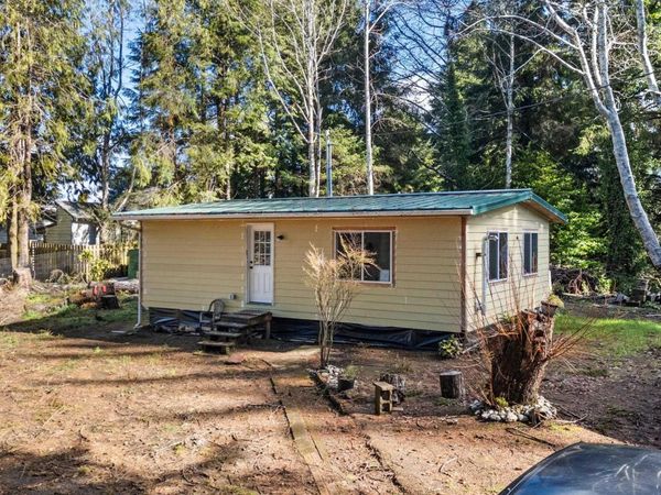1445 S Crestline Dr, Waldport, OR 97394