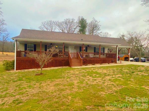 124 Hood Heights , Hendersonville, NC 28739