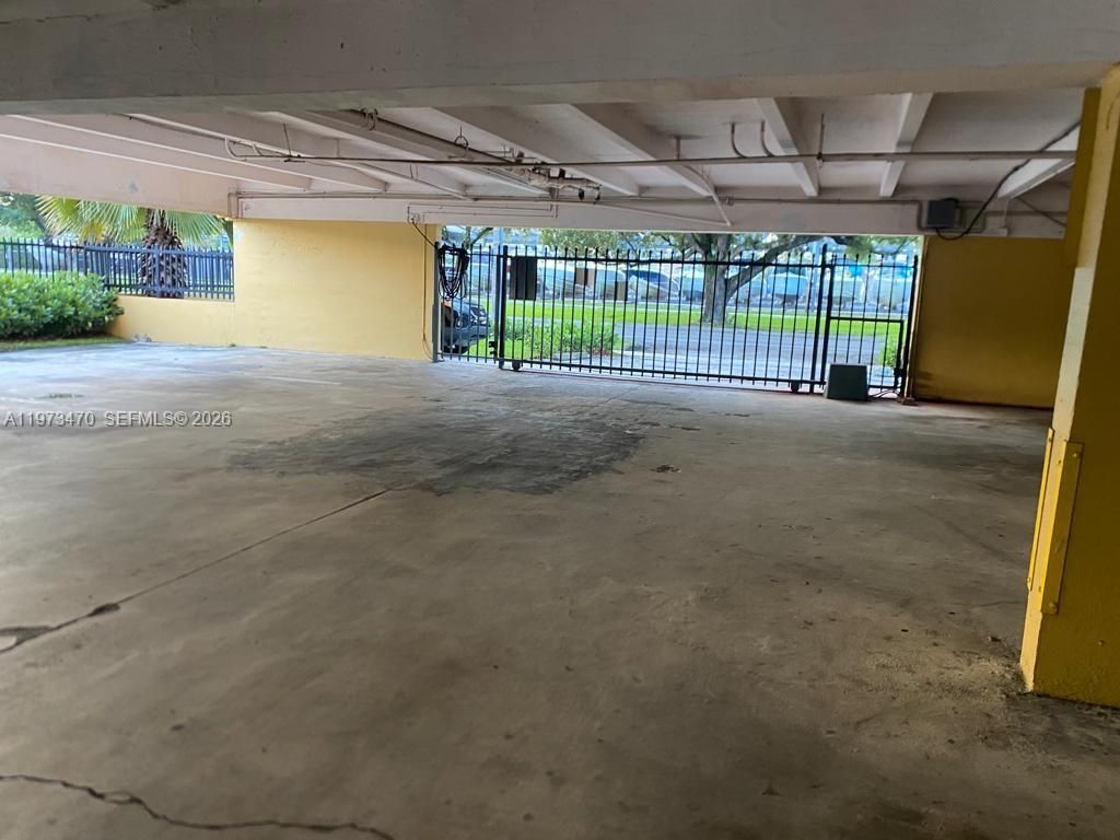 1975 NE 135th St , Unit 2D, North Miami, FL 33181 Photo