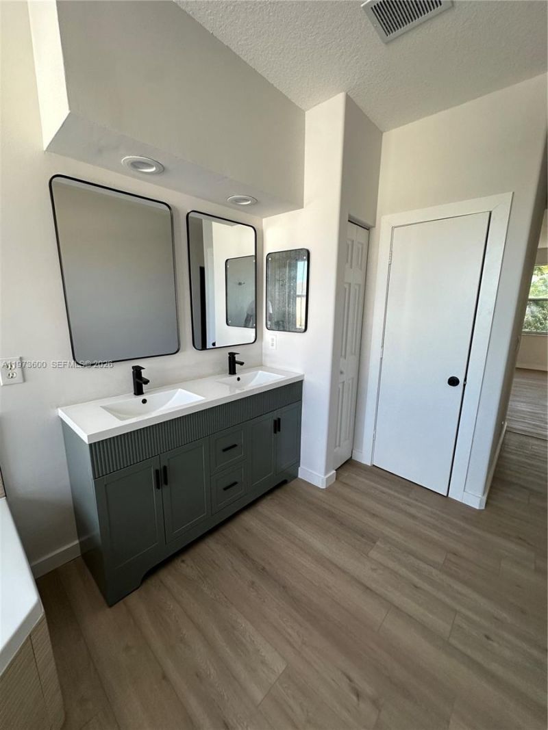 4946 SW 38th Way, Hollywood, FL 33312 Photo