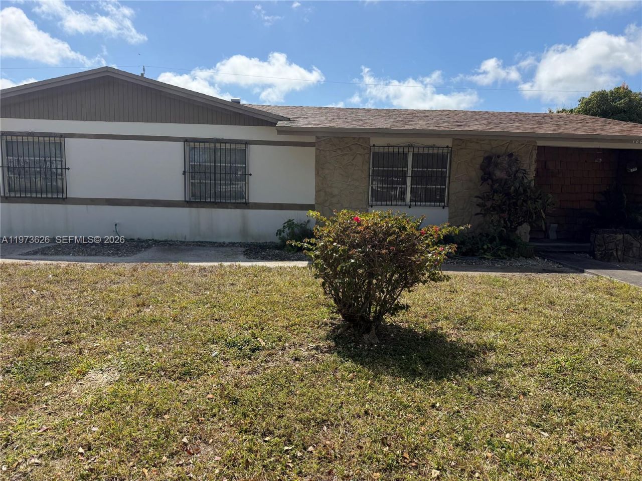 100 NE 212th Ter, Miami Gardens, FL 33179 Photo