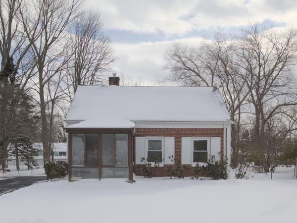 9249 Whitall Lane, Grosse Ile Twp, MI 48138