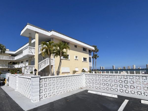 100 Doolen Court, Unit 112, North Palm Beach, FL 33408