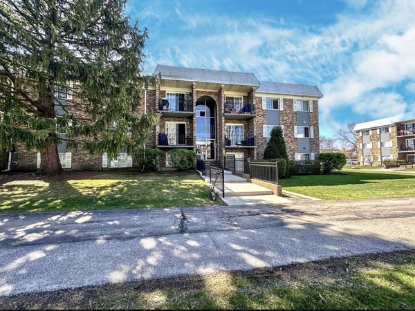 1533 N Windsor Drive , Unit 313, Arlington Heights, IL 60005