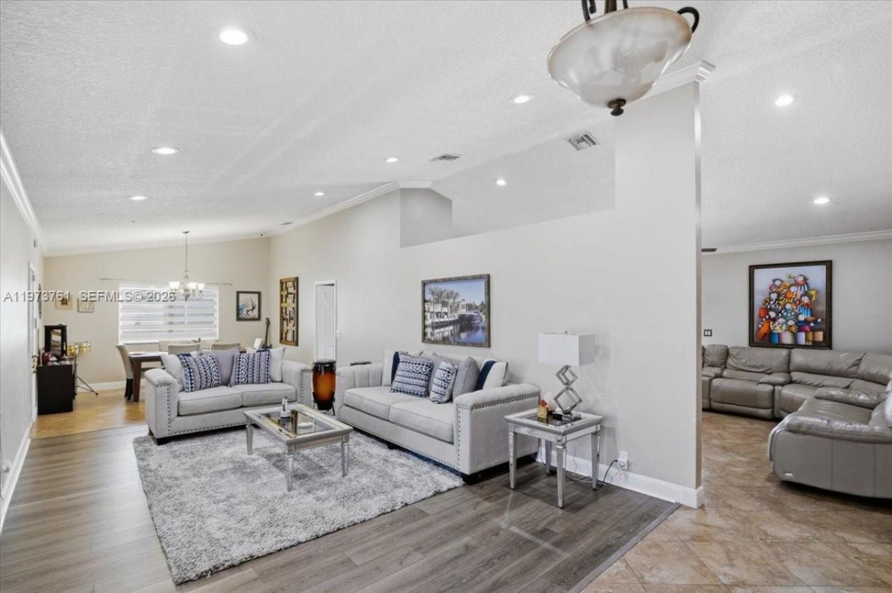 6520 Olde Moat Way, Davie, FL 33331 Photo