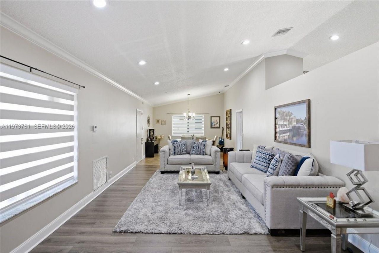 6520 Olde Moat Way, Davie, FL 33331 Photo