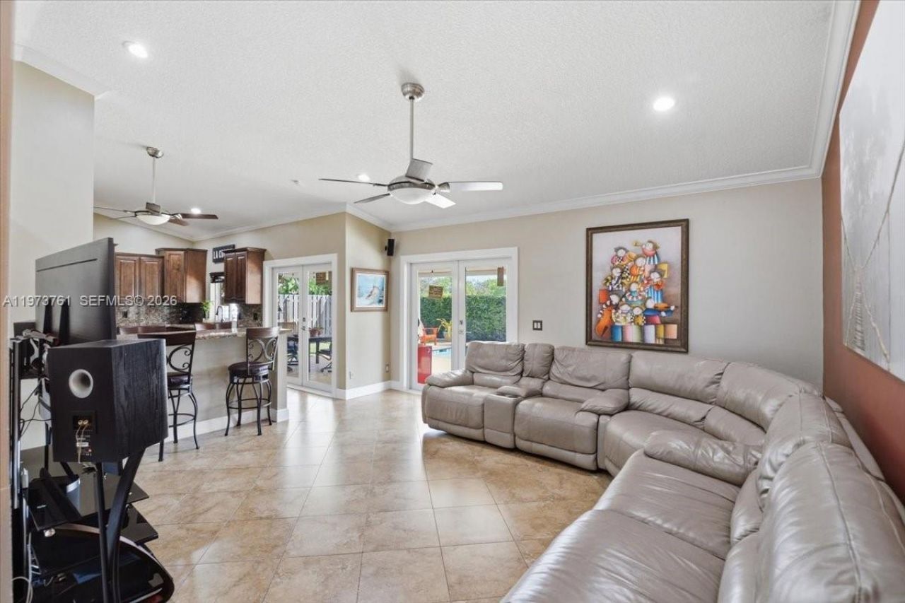 6520 Olde Moat Way, Davie, FL 33331 Photo