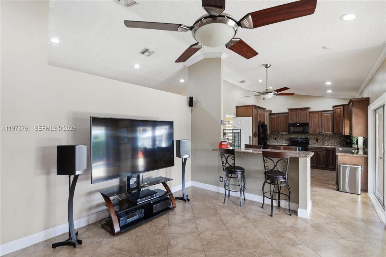 6520 Olde Moat Way, Davie, FL 33331 Photo