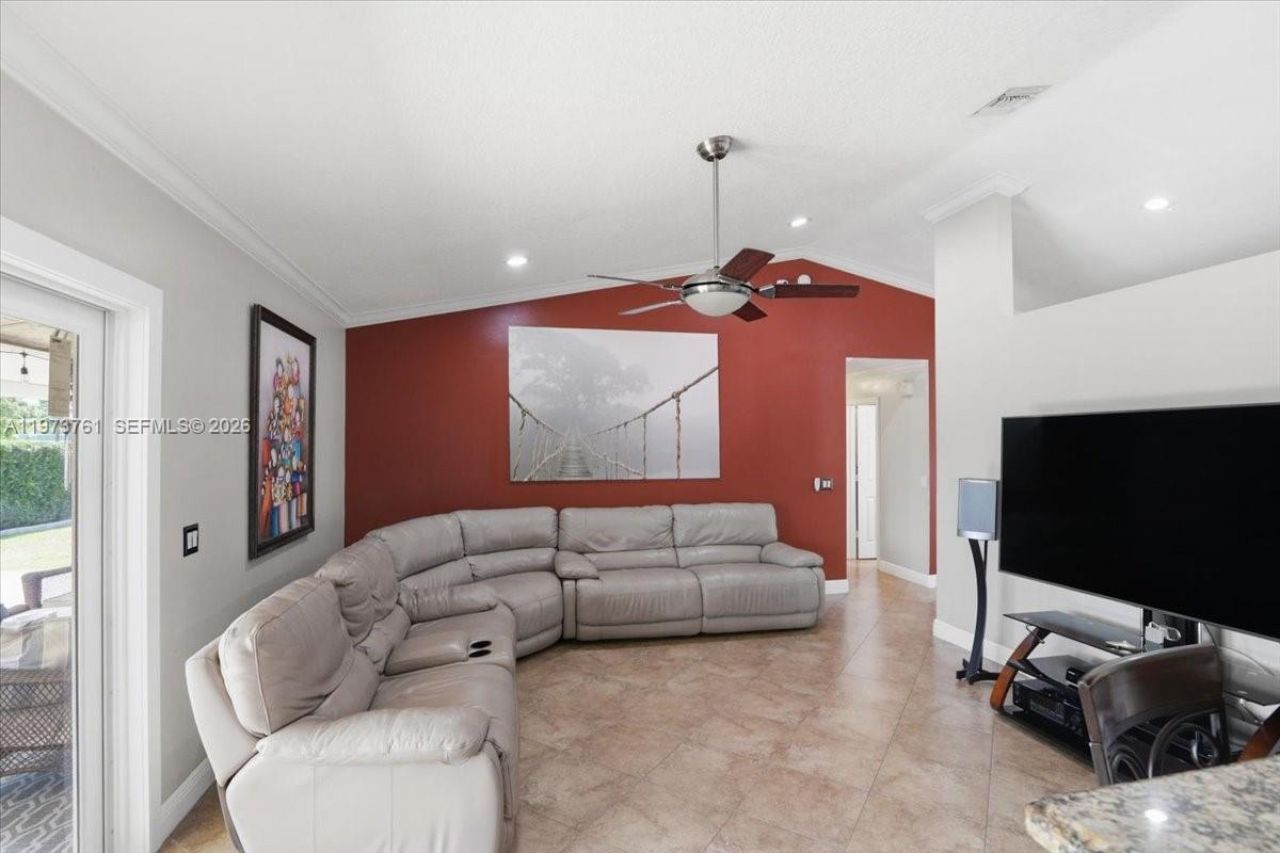 6520 Olde Moat Way, Davie, FL 33331 Photo