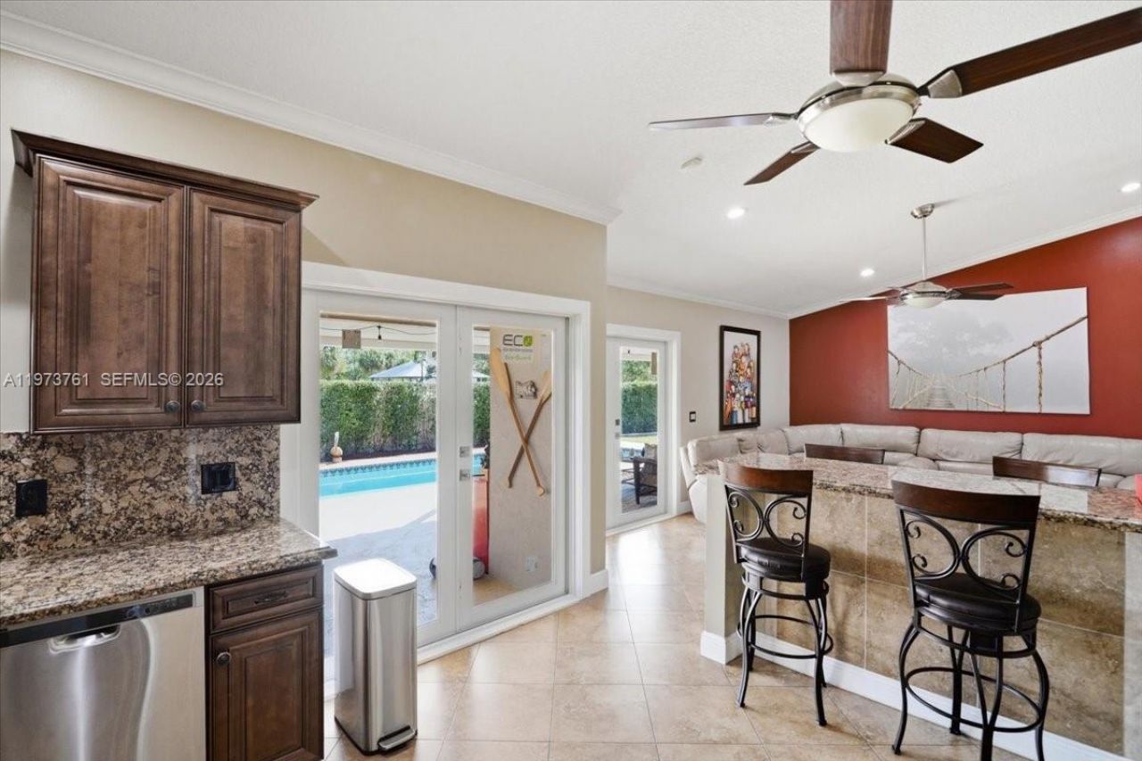 6520 Olde Moat Way, Davie, FL 33331 Photo