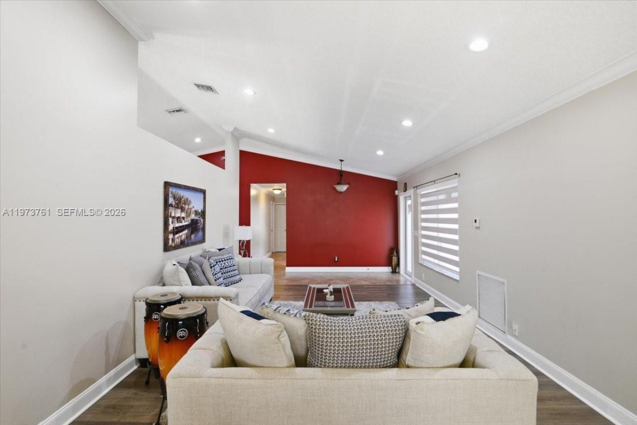 6520 Olde Moat Way, Davie, FL 33331 Photo