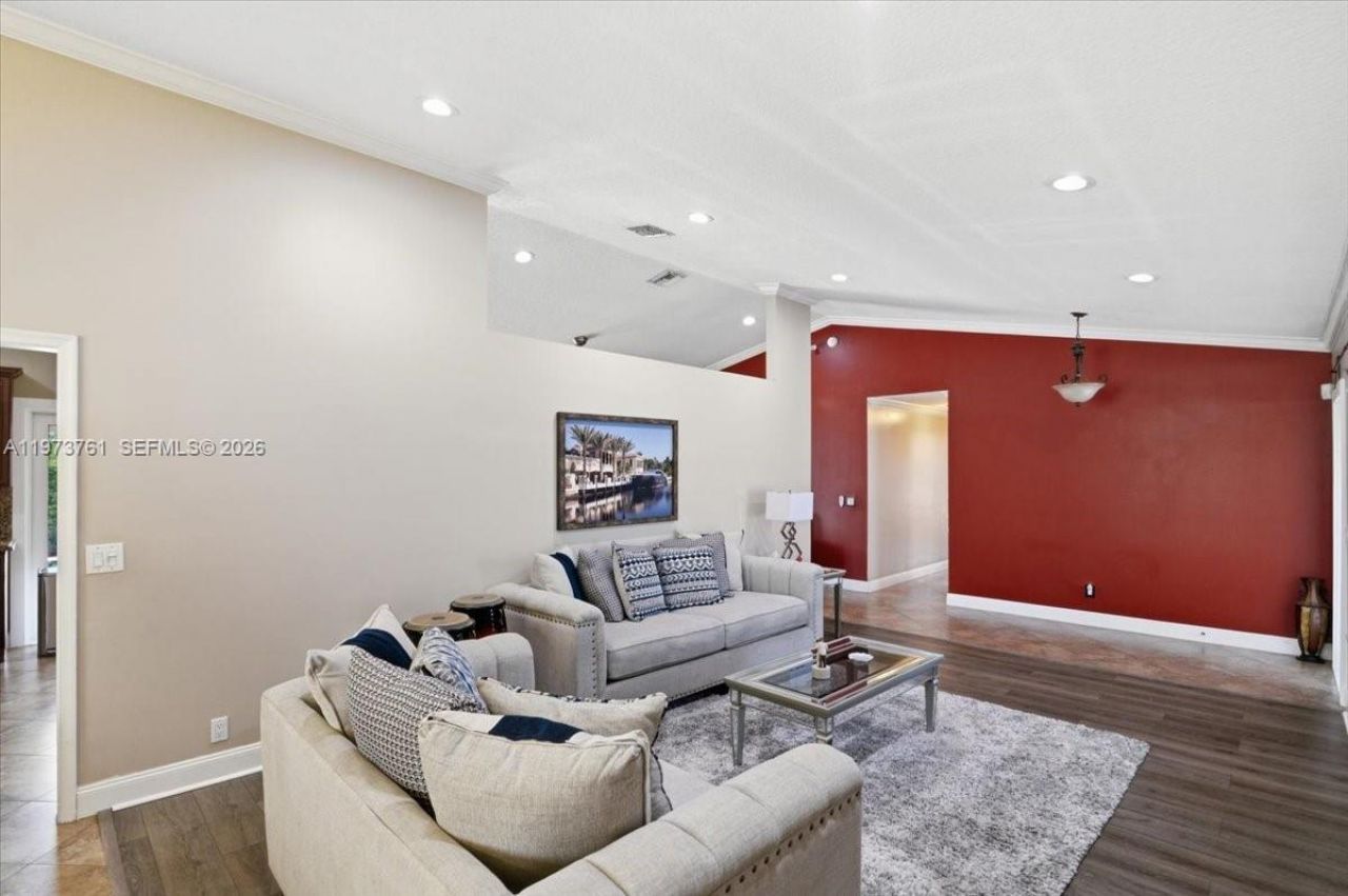 6520 Olde Moat Way, Davie, FL 33331 Photo