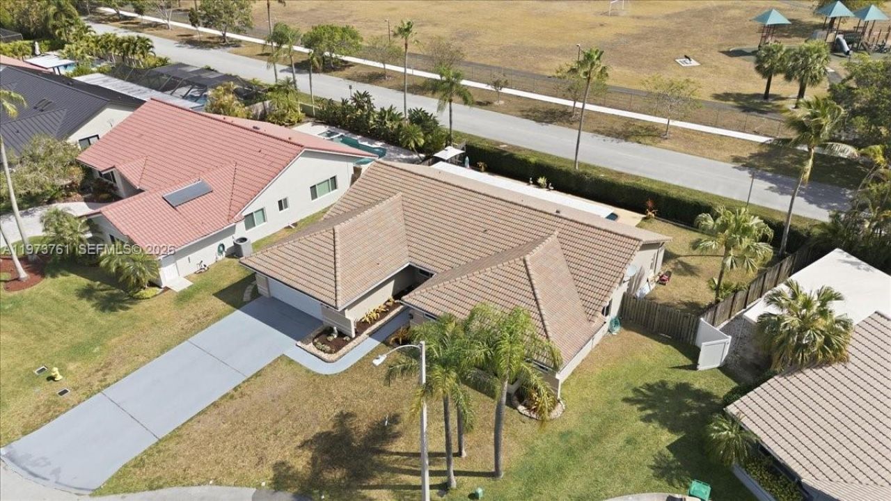 6520 Olde Moat Way, Davie, FL 33331 Photo