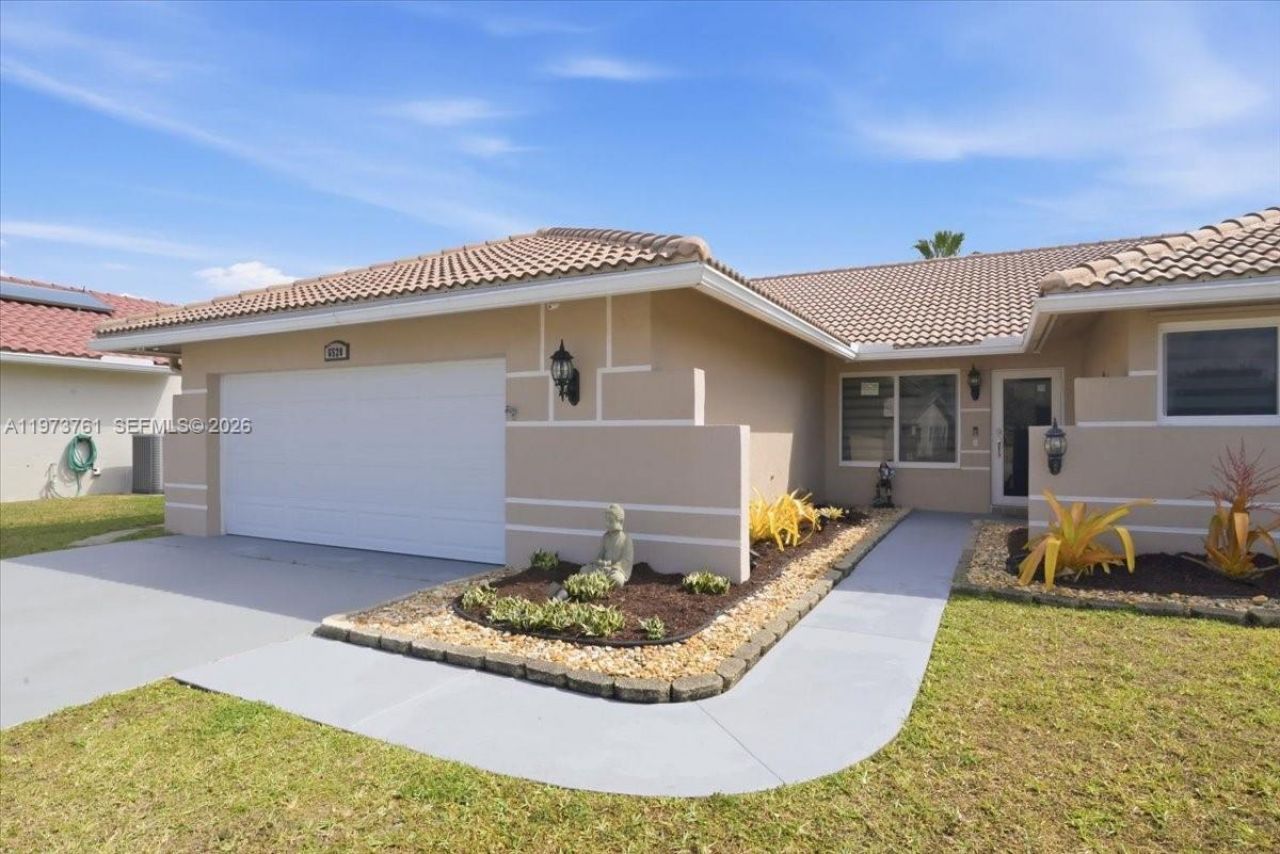 6520 Olde Moat Way, Davie, FL 33331 Photo