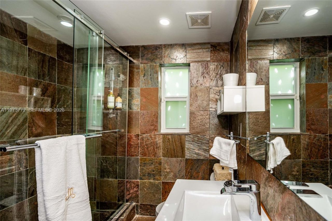 1360 SW 16th St, Miami, FL 33145 Photo