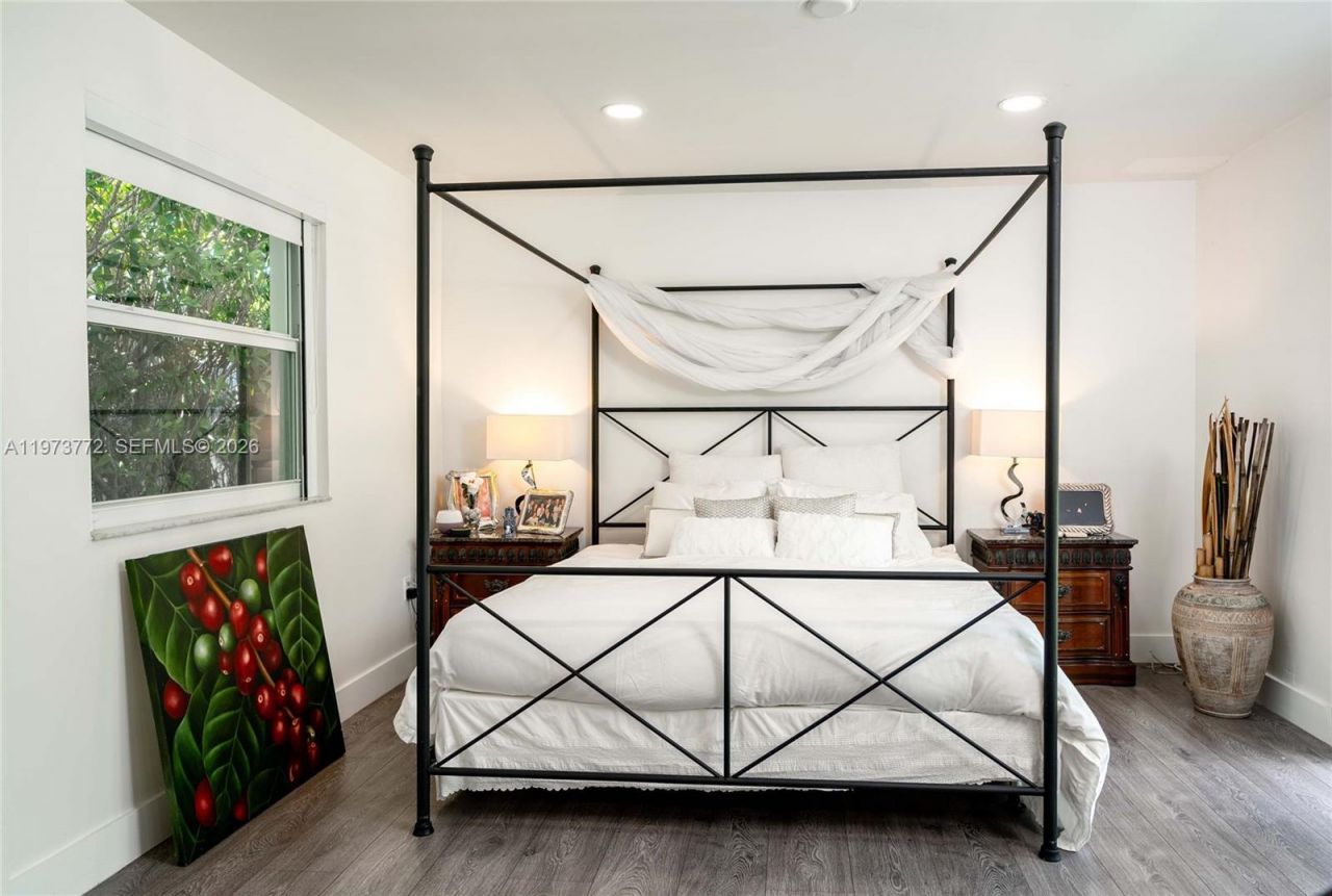 1360 SW 16th St, Miami, FL 33145 Photo