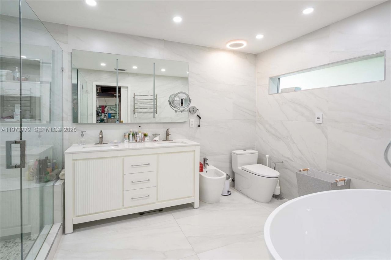 1360 SW 16th St, Miami, FL 33145 Photo