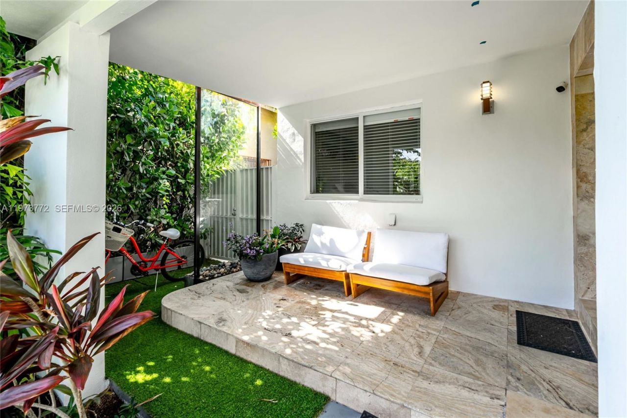 1360 SW 16th St, Miami, FL 33145 Photo