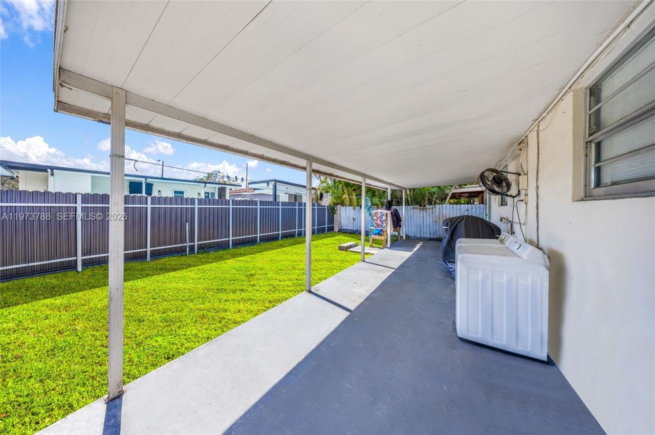 3532 NW 4th Ter , Miami, FL 33125 Photo