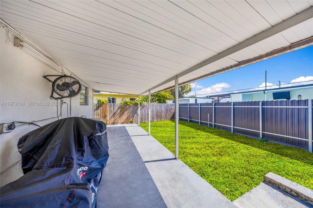 3532 NW 4th Ter , Miami, FL 33125 Photo