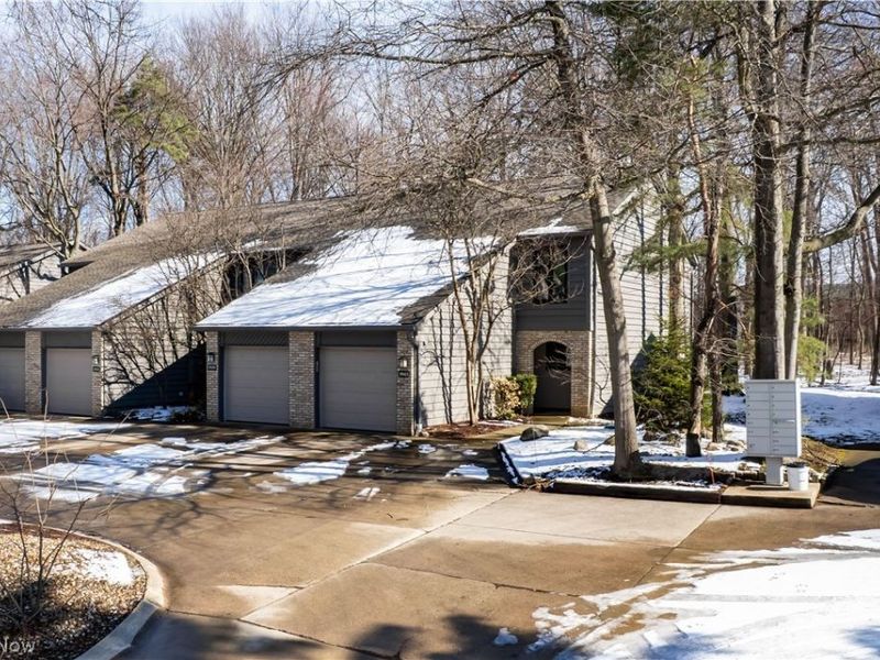 1943 Savannah, Westlake, OH 44145 Photo 2