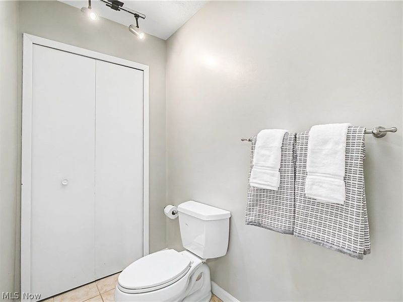 1943 Savannah, Westlake, OH 44145 Photo 26