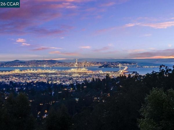 7075 7075 Elverton Dr, Oakland, CA 94611