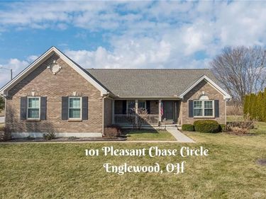 101 Pleasant Chase Circle, Englewood, OH 45322
