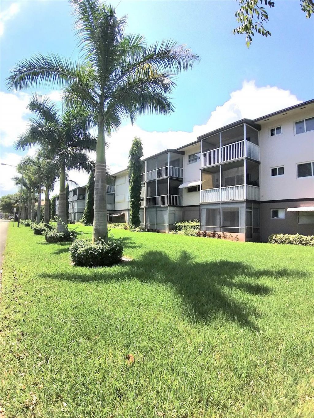 4900 Washington Street, Unit 309, Hollywood, FL 33021 Photo