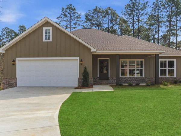 7 Saint Augustine Ave., Hattiesburg, MS 39402