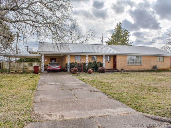 1414 E Kirk Street, Hugo, OK 74743