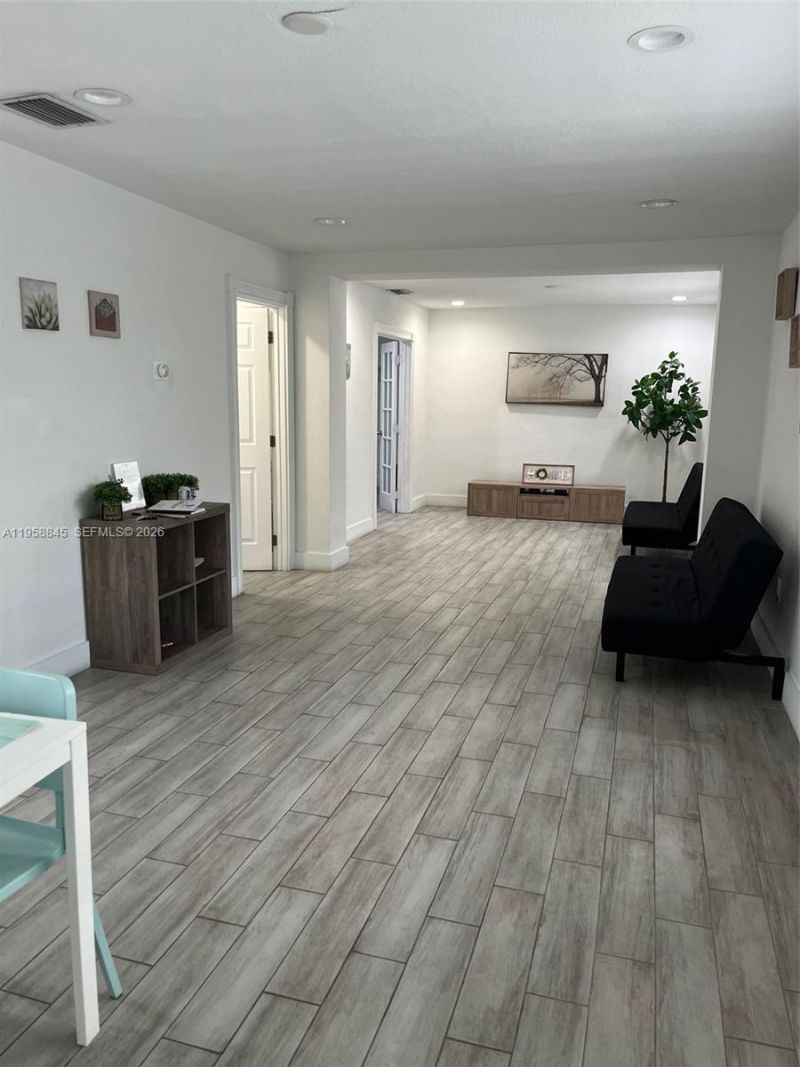 3008 NW 13th St , Miami, FL 33125 Photo