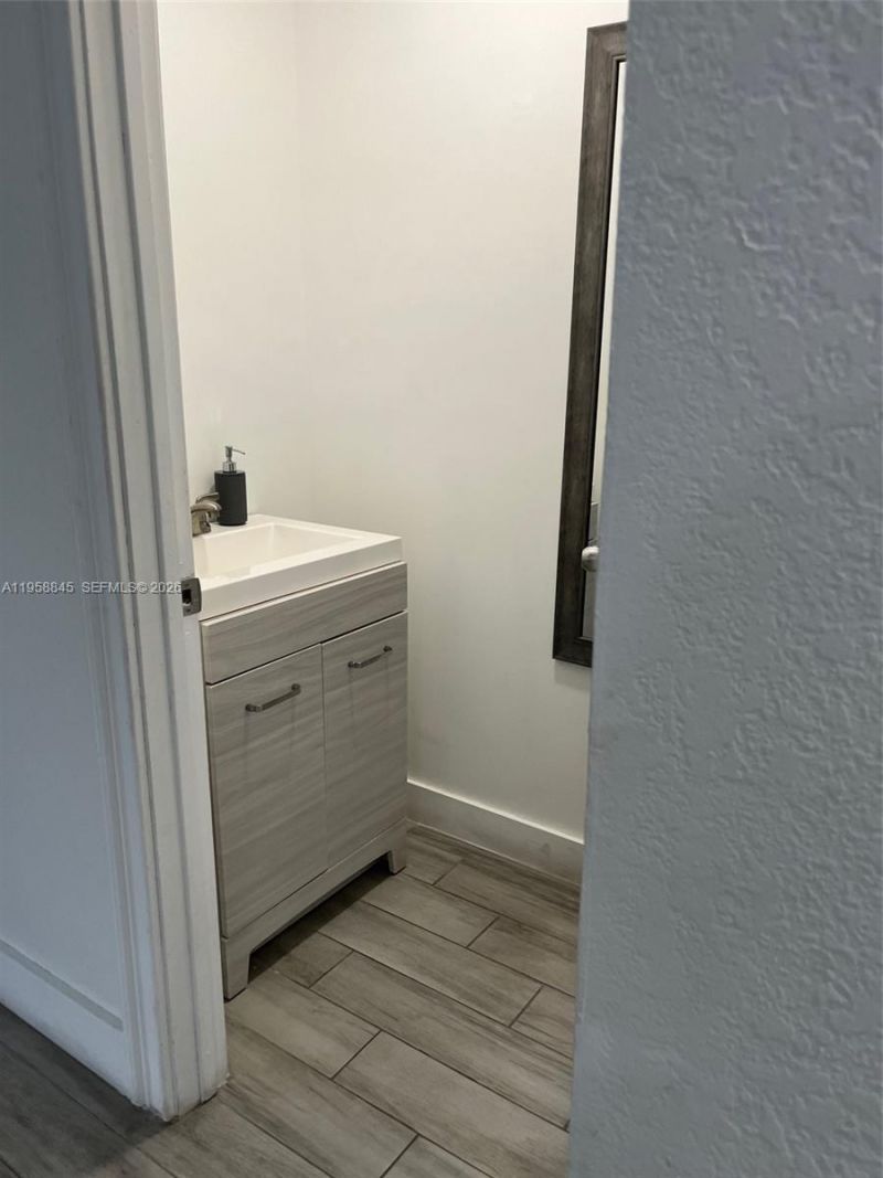 3008 NW 13th St , Miami, FL 33125 Photo