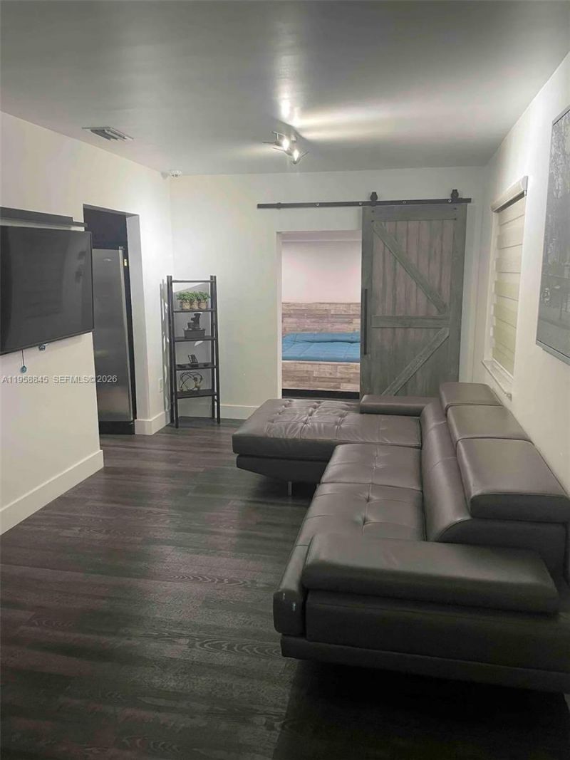 3008 NW 13th St, Miami, FL 33125 Photo